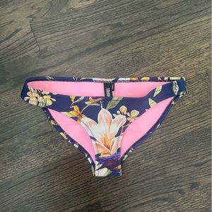 Triangl bikini bottoms xs flower design